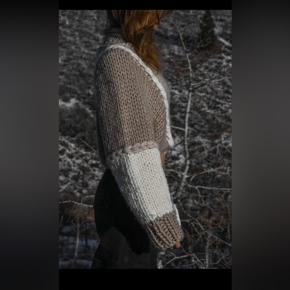 Cozy Colorblock Sweater - Picture 6 of 12